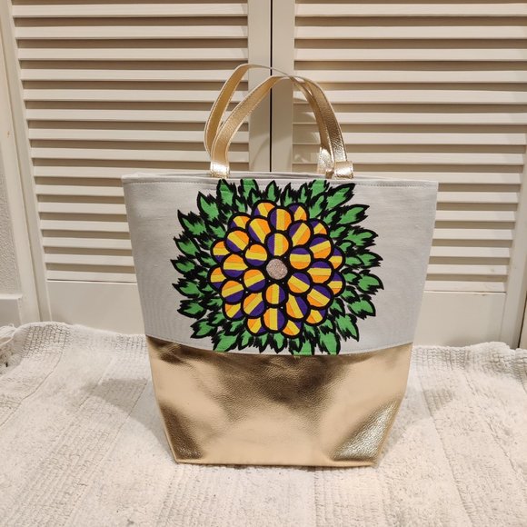 Tote Bag with Tricolor Flower design - Picture 3 of 7